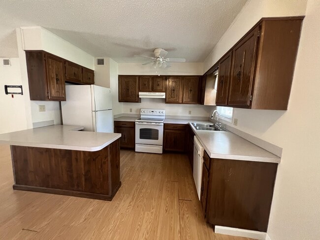 Foto del edificio - 156 Bumgarner Ln