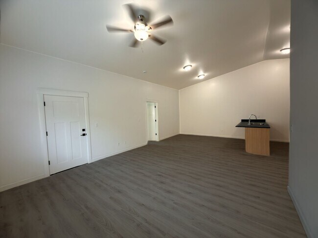 Building Photo - 37th Court Duplex