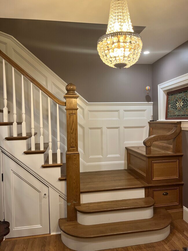 Foyer - 90 Franklin Ave