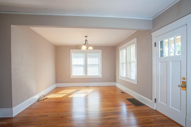 Building Photo - 209 S 15th St