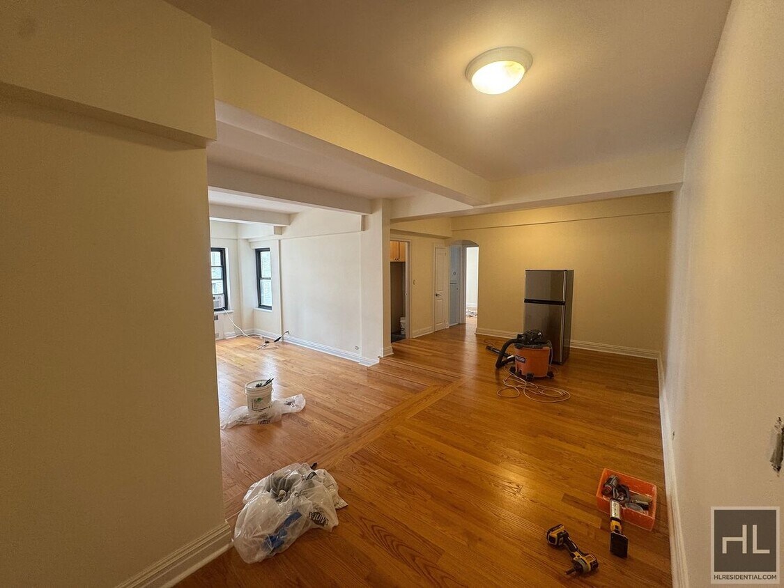 Primary Photo - EAST 56 STREET