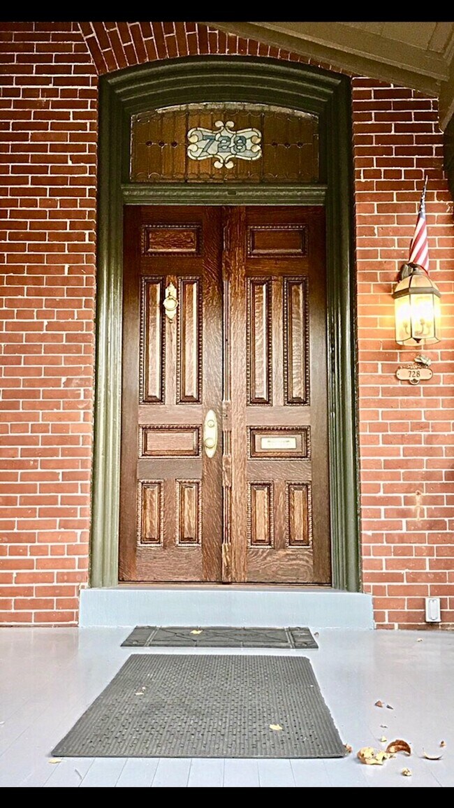 Entrance - 728 N 5th St