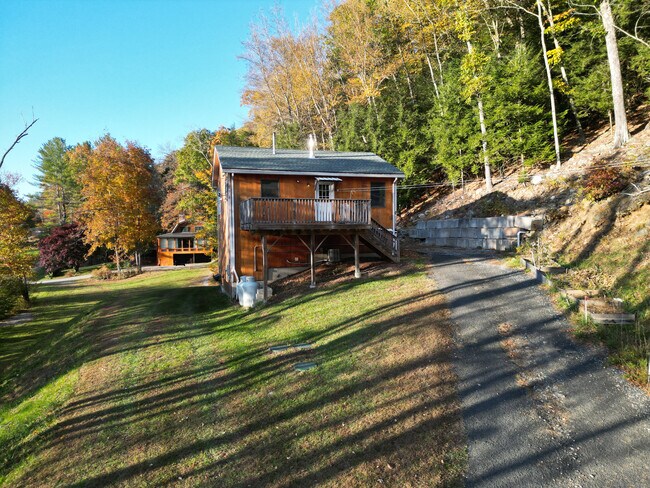 Foto del edificio - 84 Carpenter Rd