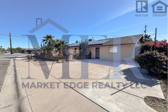 Photo - 5Bed/5Bath House at University Dr/Priest Dr! Ready for Immediate Move-In! - 4 CAR CARPORT! NO HOA!