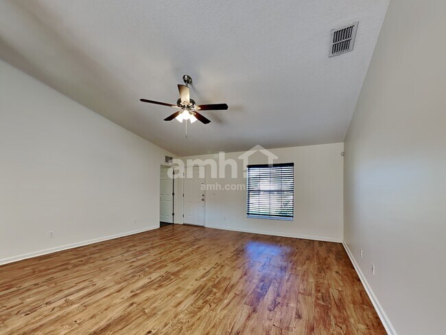 Building Photo - 4141 SW Rardin St