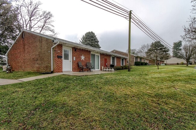 Building Photo - Beautiful Fully Furnished 2 Bedroom in Hummelstown. Minutes from Hershey.