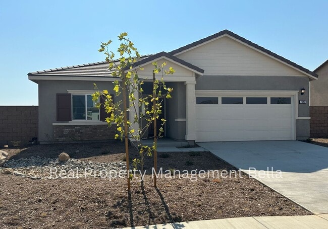Building Photo - 4 Bed 3 Bath New Build Home in Perris- Mov...