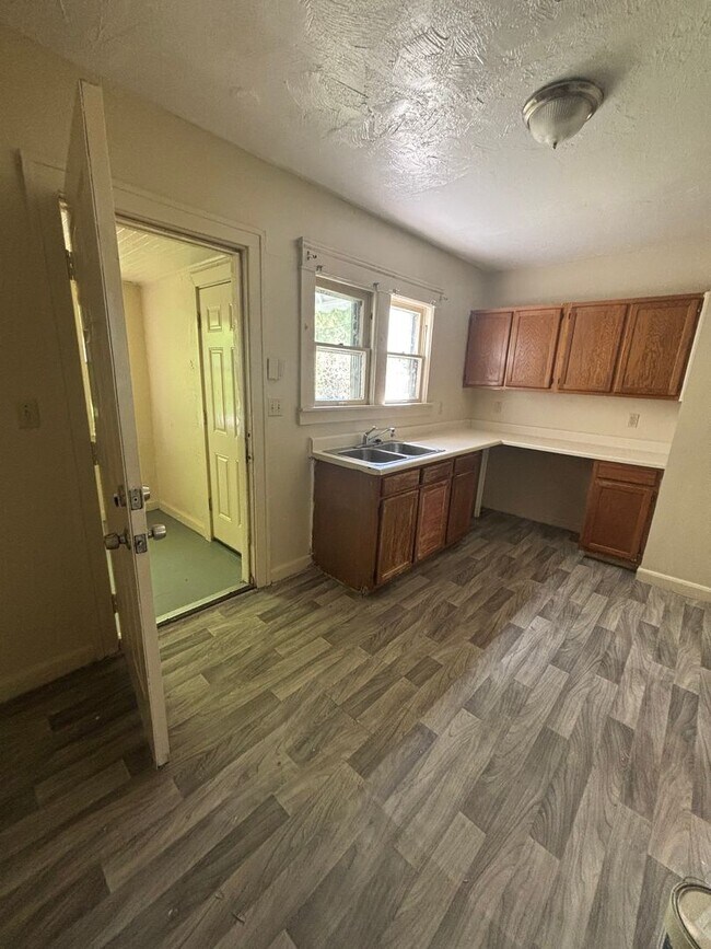 Foto del edificio - 935 E 131st St