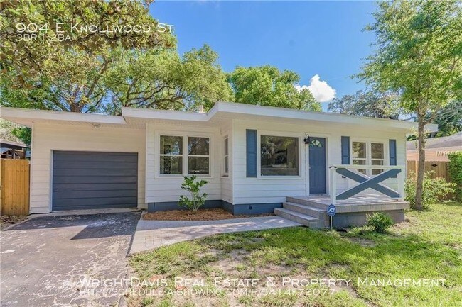 Building Photo - 904 E Knollwood St