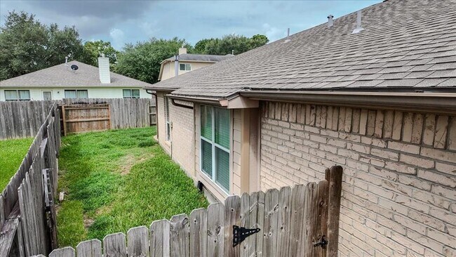 Foto del edificio - 5627 Postwood Green Ln