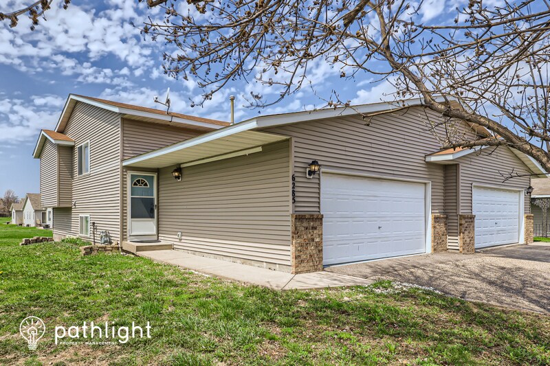 Primary Photo - 6285 Kahler Dr NE