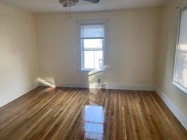 Building Photo - 32 Harding Ave
