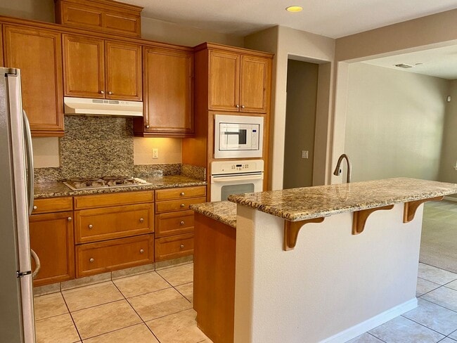 Building Photo - 4 bedroom home in Bethany village