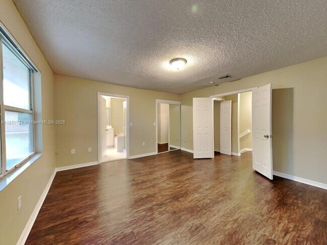 Building Photo - 7780 Highlands Cir
