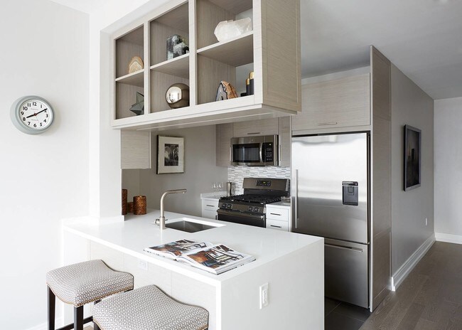 Foto del edificio - 555-556 10th Ave