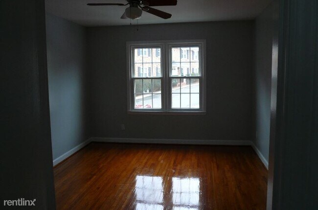 Foto del edificio - 916 McAlway Rd