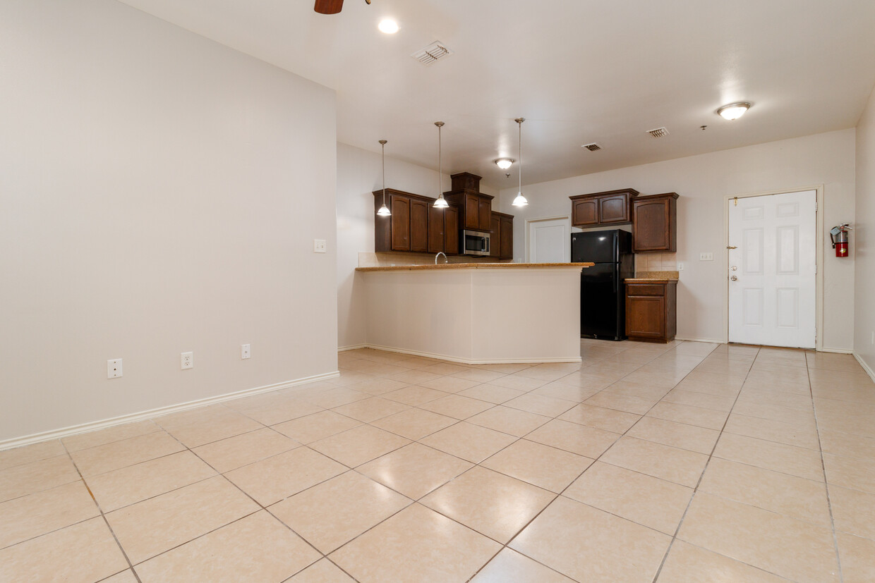 Foto principal - 1304 W Kiwi Ave