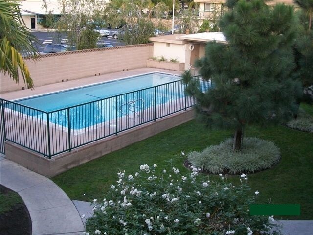 Building Photo - 9460 Artesia Blvd