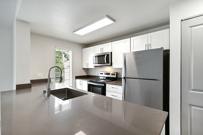 Building Photo - z-042926-Charter Club Apartments