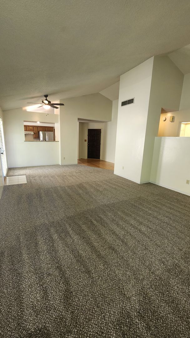 Foto del edificio - 3509 Rosemary Ct