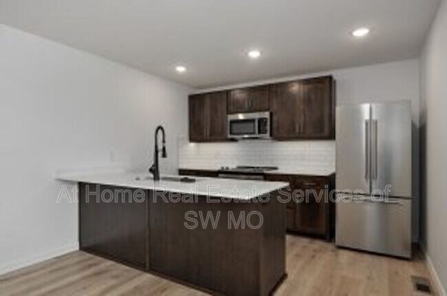 Foto del edificio - 875 S Silverwood Ln