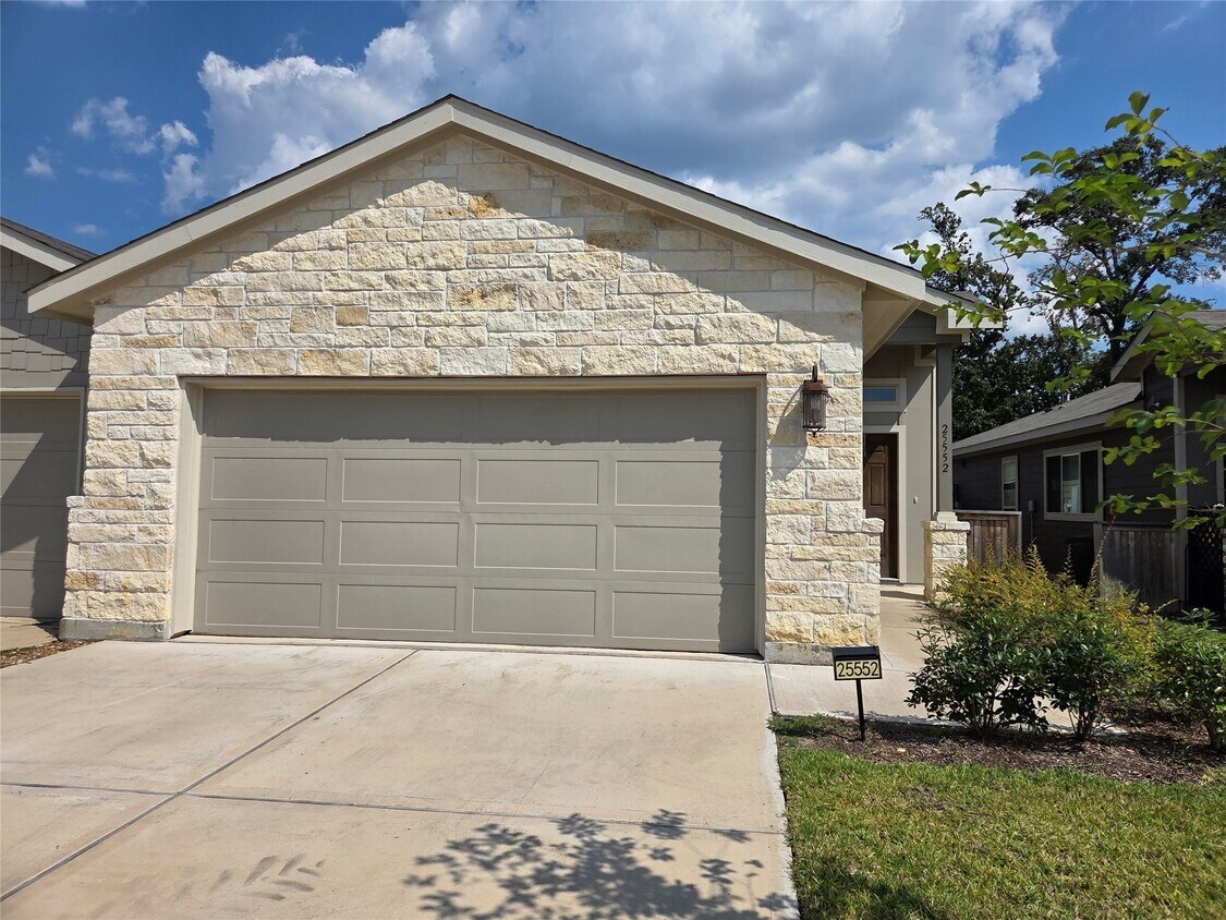Primary Photo - 25552 Starling Ln