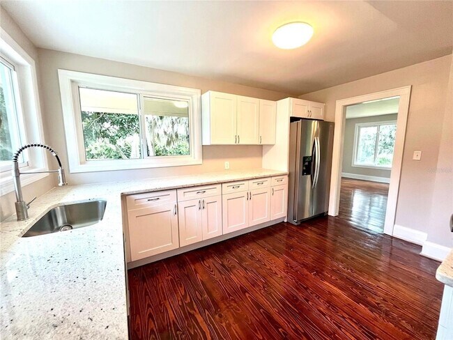 Foto del edificio - 9160 Guava St