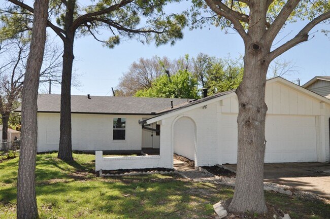 Building Photo - 2234 Candleberry Dr