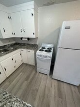 Building Photo - 1705 N Wood Ave