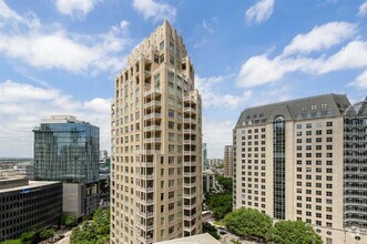 Building Photo - 2555 N Pearl St