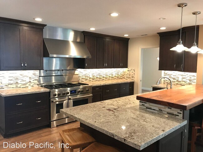Foto del edificio - 4 br, 2.5 bath House - 4550 Grothman Lane