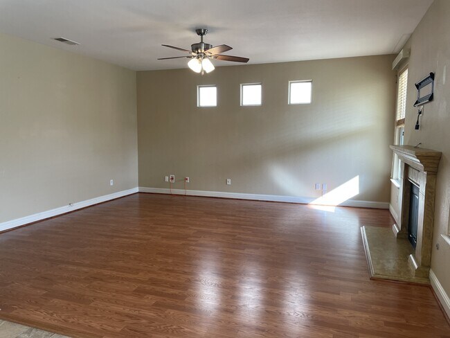 Foto del edificio - 9772 Ellsmere Way