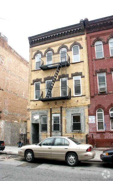 Primary Photo - 234 Stockholm St