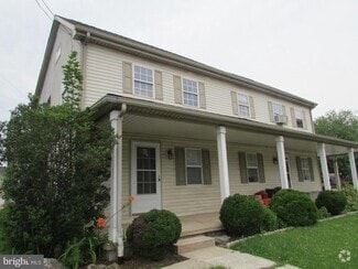Building Photo - 188 Maple St