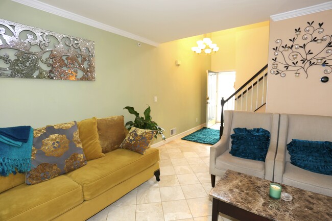 Entrance - 3038 King Ct