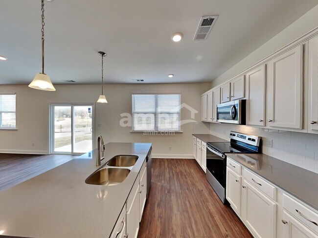 Foto del edificio - 2036 Williamshire Ln