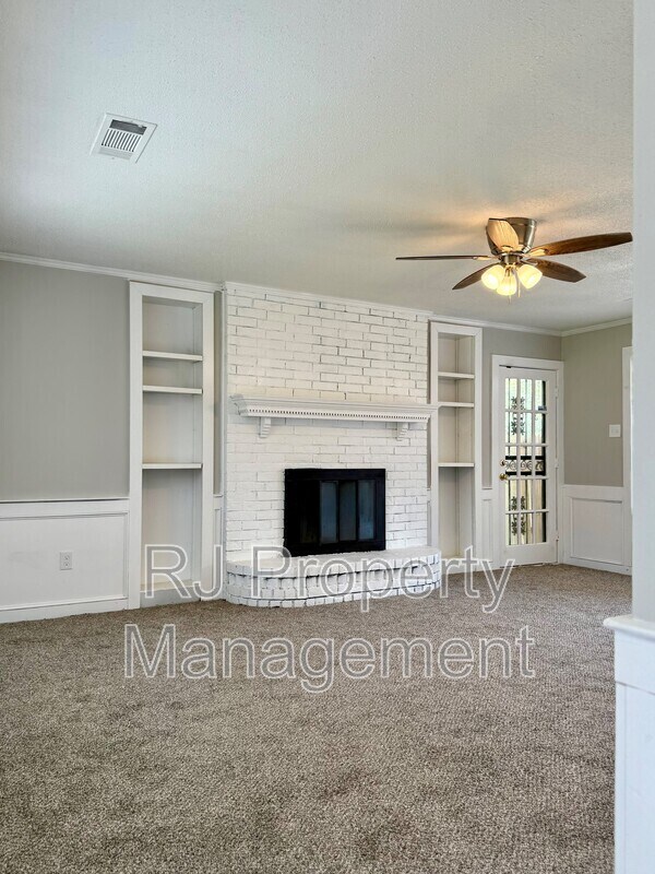 Building Photo - 3974 Almond Cove