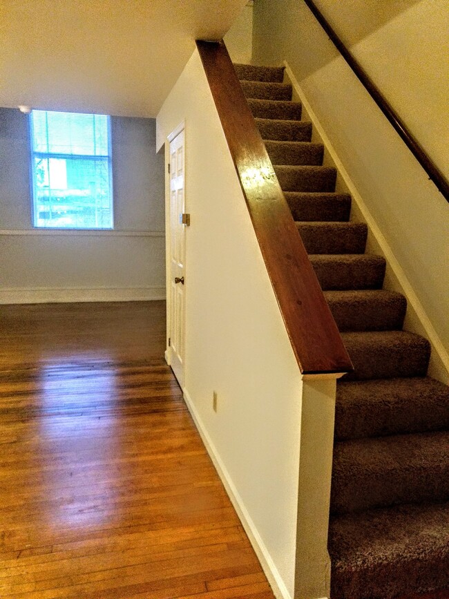 Foto del edificio - Spacious 1 Bedroom Loft