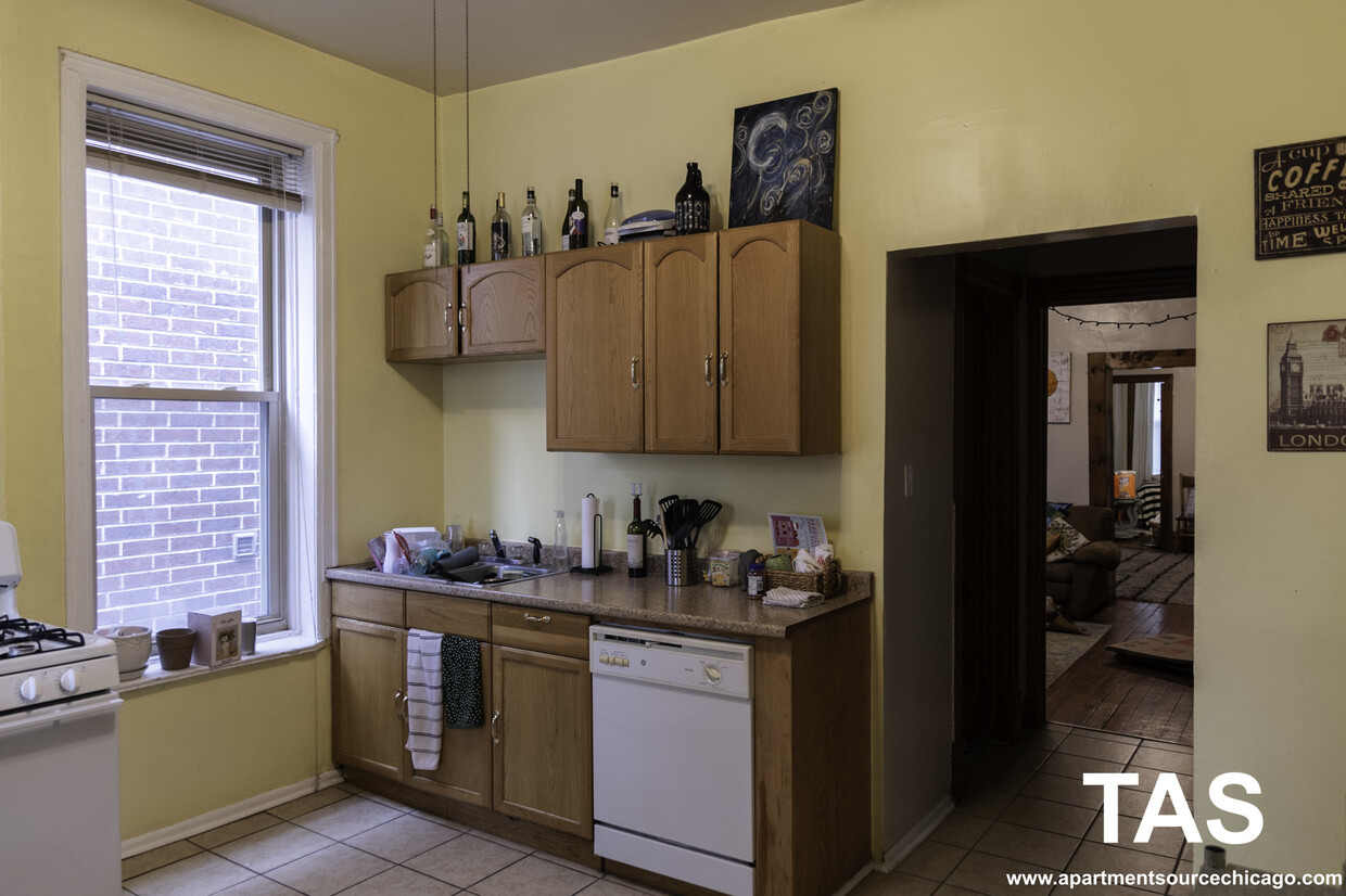 Primary Photo - 1107 W Wrightwood Ave