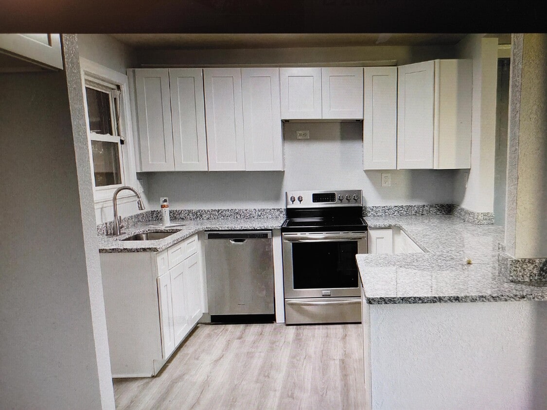 Foto del edificio - 330 E 47th St