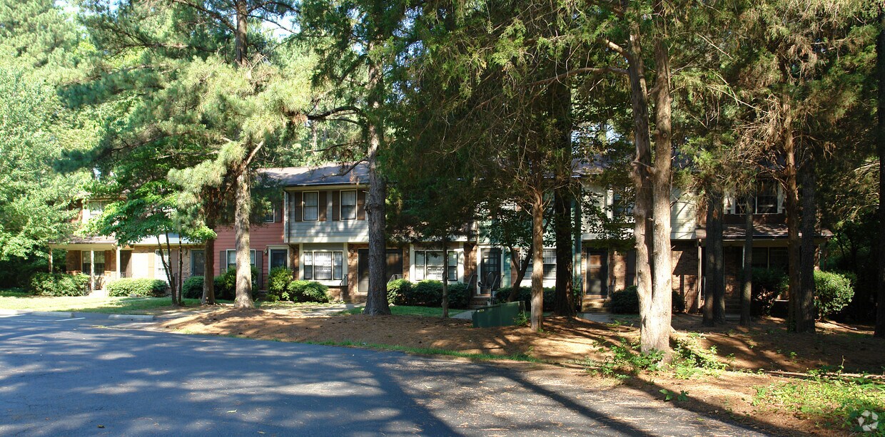 Building Photo - 6132-6158 Johnsdale Rd