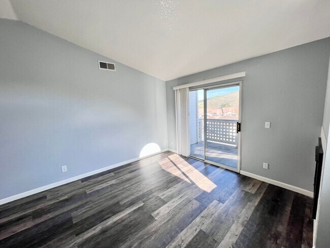 Building Photo - Beautifully updated 2 bedroom with garage ...