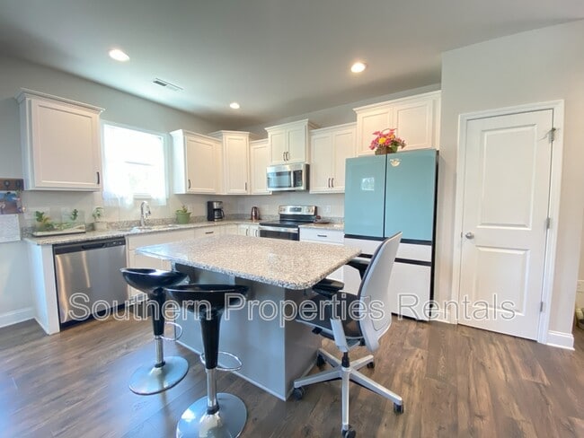 Building Photo - 5499 Rosser Pittman Rd