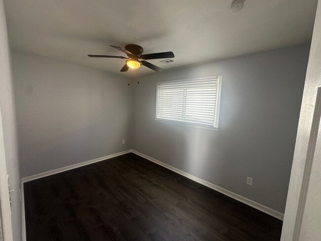 Building Photo - Freshly Renovated 3-Bedroom Home – Quality...