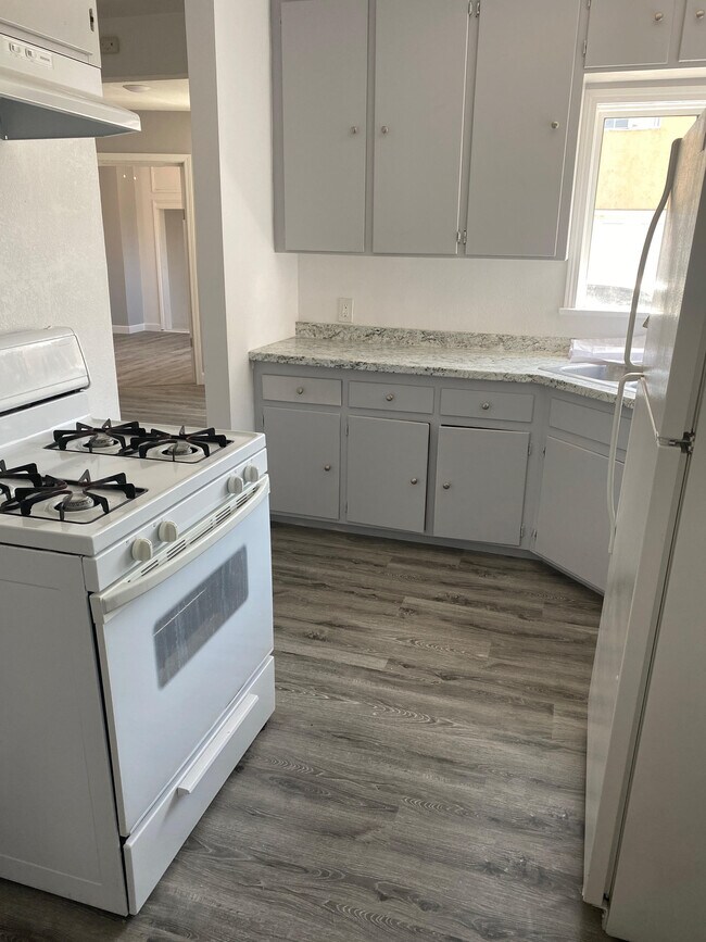 Building Photo - 6805 10th Ave