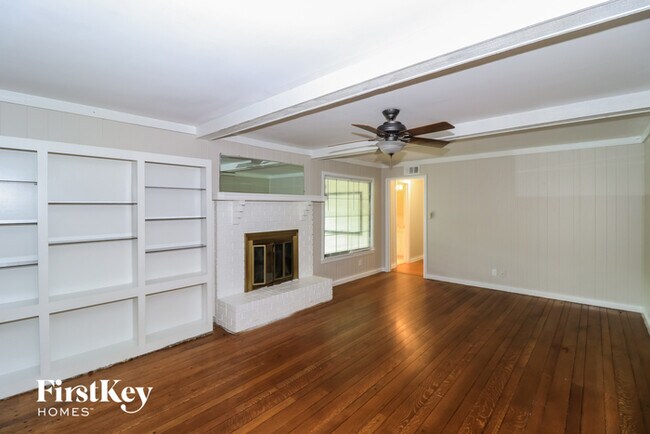 Foto del edificio - 5299 Twin Woods Ave