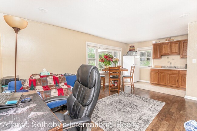 Building Photo - 1 br, 1 bath House - 235 Portview Ave. #4
