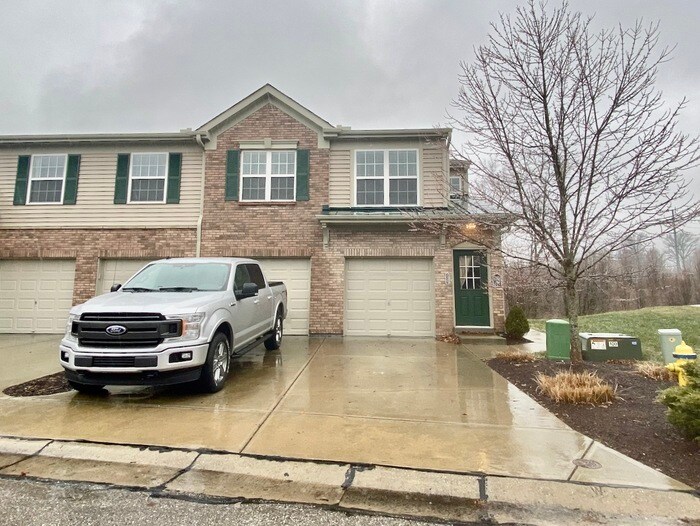 Foto principal - 2325 Twelve Oaks Dr