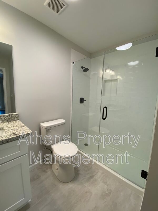 Foto principal - 255 Bailey St