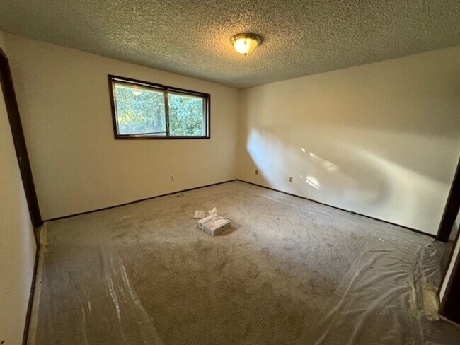 Building Photo - 141 NE 40th Avenue ~ NEWLY REMODELED HOME